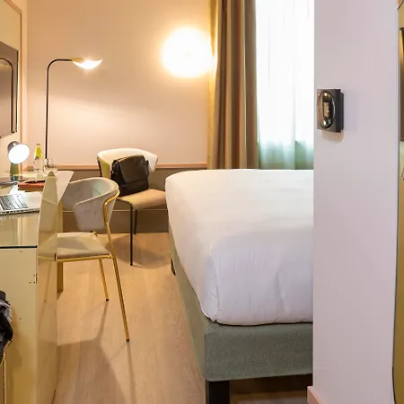 Aiden By Western @ Hotel 4*