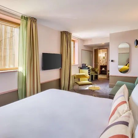 Aiden By Western & Hotel 4*