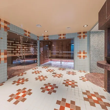 Aiden By Western & Hotel