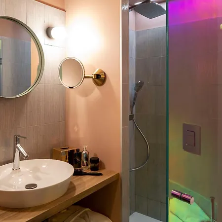 Aiden By Western & Hotel