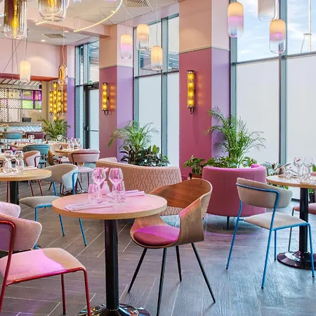 Aiden By Western & Hotel 4*