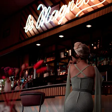 Aiden By Western & 4*