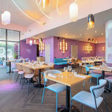 Aiden By Western & Hotel 4*