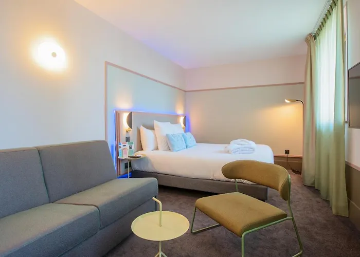 Aiden By Western & Hotel 4*