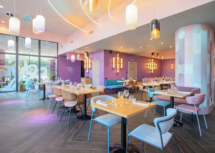 Aiden By Western & Hotel 4*